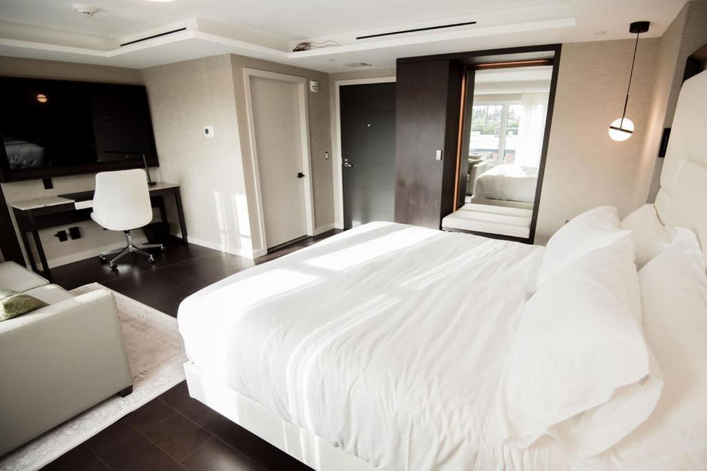 The Reid Hotel Vanderhoof ภายนอก รูปภาพ