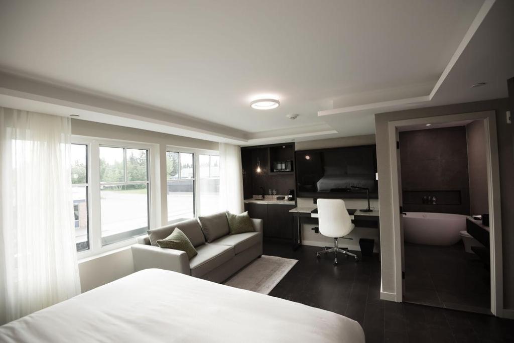 The Reid Hotel Vanderhoof ภายนอก รูปภาพ