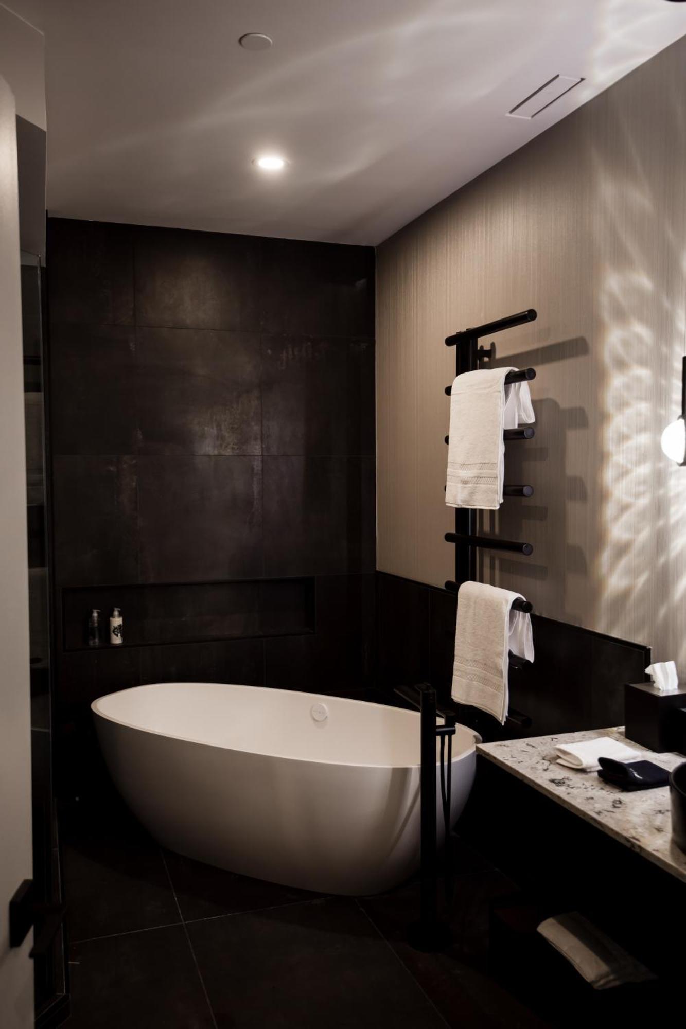 The Reid Hotel Vanderhoof ภายนอก รูปภาพ